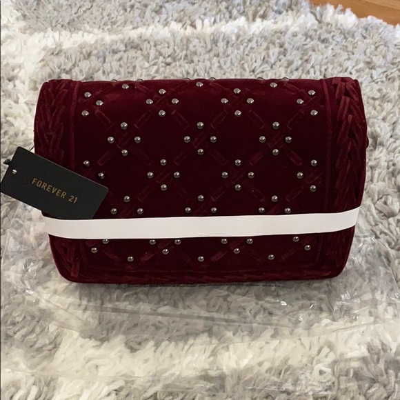 Forever 21 Handbags - New! F21 crossbody bag